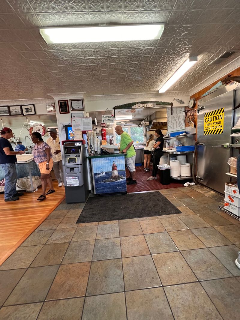 The Old-School Cash-Only Rule The Old-School Cash-Only Rule