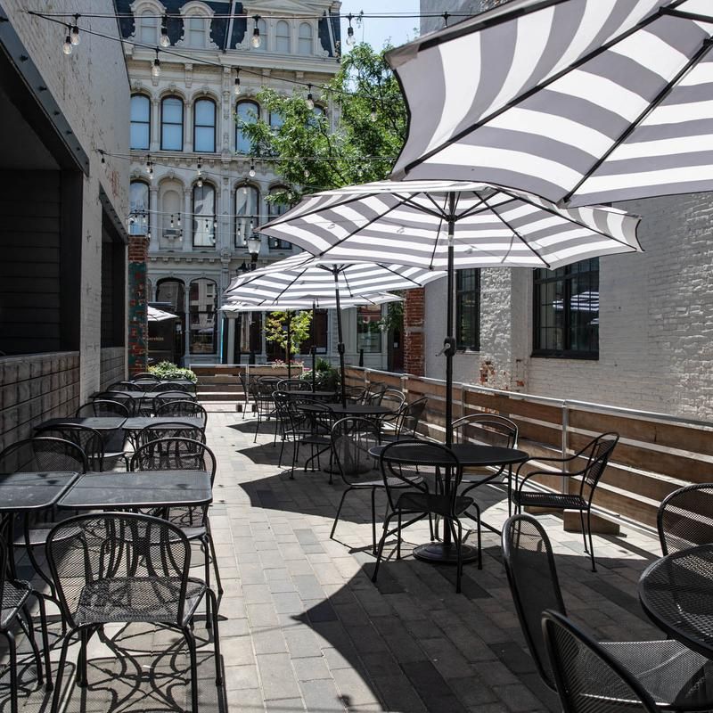 The Outdoor Patio That Keeps People Coming Back in Any Season The Outdoor Patio That Keeps People Coming Back in Any Season