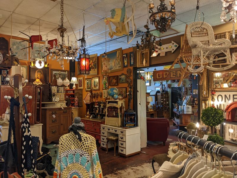 The Owners Who Make Shopping Feel Like Visiting Old Friends The Owners Who Make Shopping Feel Like Visiting Old Friends