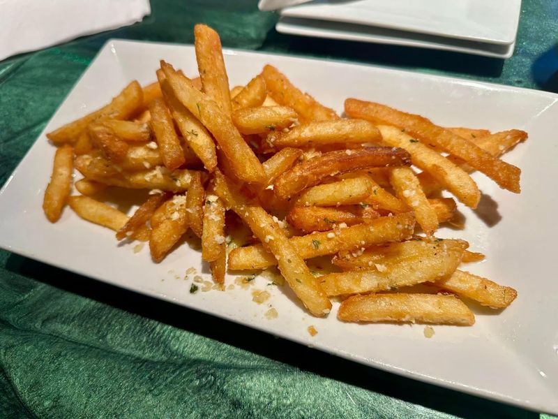 The Parmesan Fries People Can't Stop Ordering The Parmesan Fries People Can't Stop Ordering