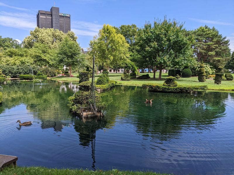 The Pond That Completes the Picture The Pond That Completes the Picture