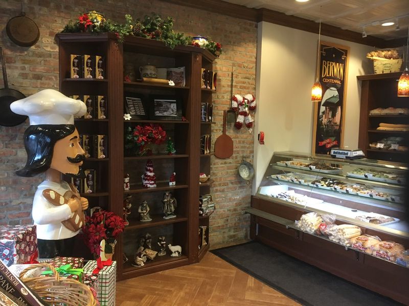 The Quaint Store Layout And Its Irresistible Atmosphere The Quaint Store Layout And Its Irresistible Atmosphere