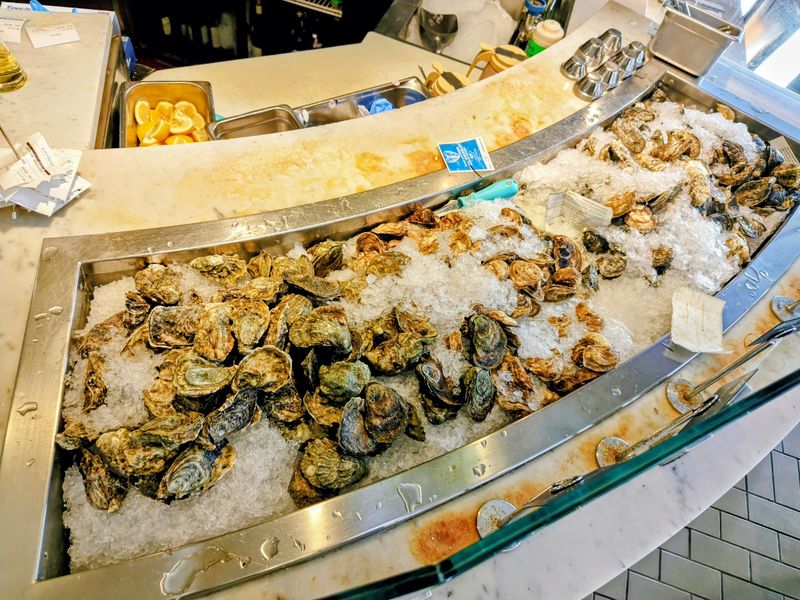 The Raw Oyster Bar Locals Rave About The Raw Oyster Bar Locals Rave About