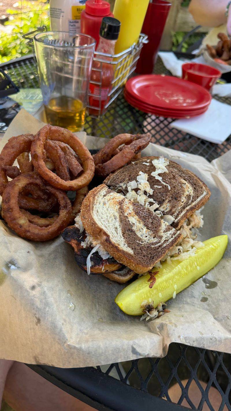 The Reuben Sandwich Worth Driving For