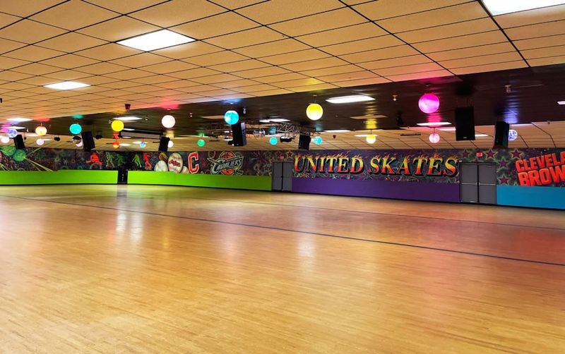 The Skating Floor and What Makes It Worth Lacing Up