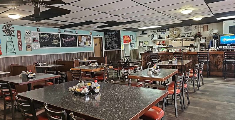 The Story Behind a True Mom-and-Pop Diner The Story Behind a True Mom-and-Pop Diner