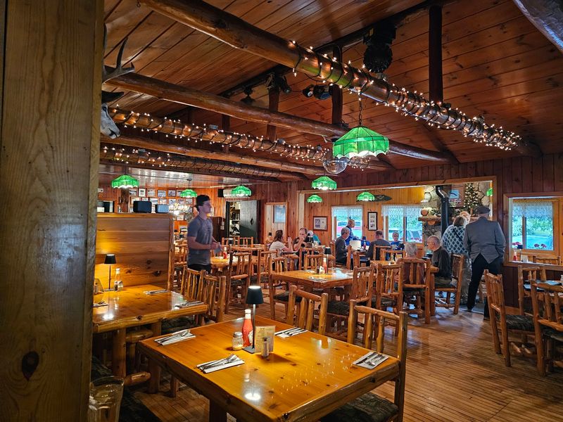 The Supper Club Setting That Pulls You In The Supper Club Setting That Pulls You In