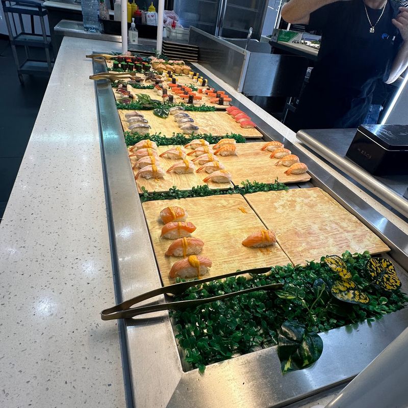 The Sushi Bar Where Chefs Guide First-Timers The Sushi Bar Where Chefs Guide First-Timers