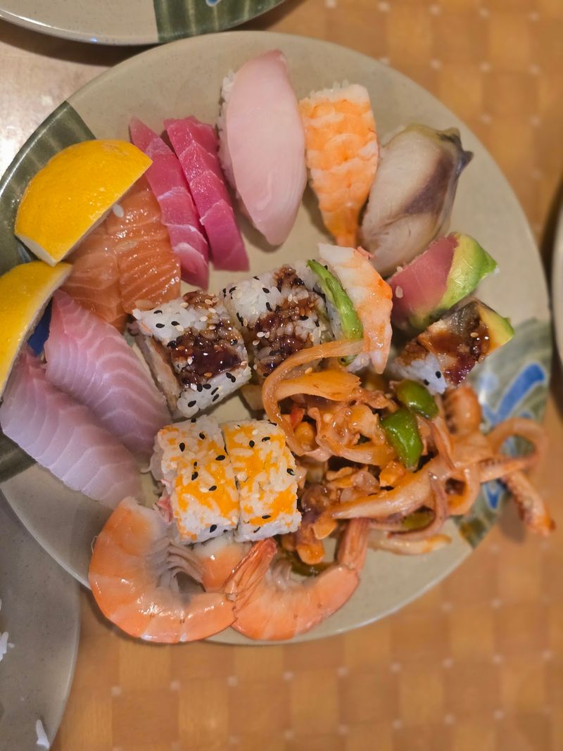 The Under-$17 Lunch Deal Locals Love The Under-$17 Lunch Deal Locals Love