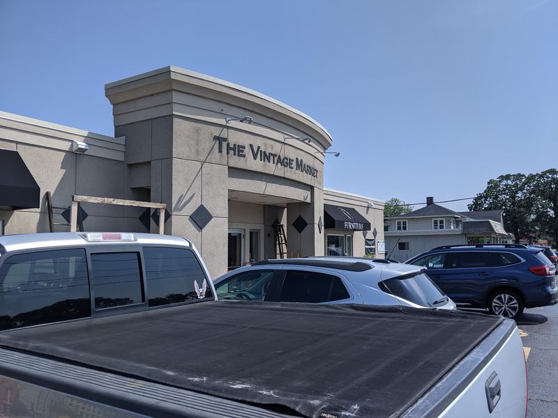 The Vintage Marketplace Company, North Aurora, IL