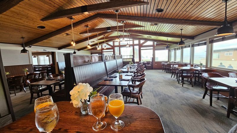 The Wayfarer Restaurant & Lounge, Cannon Beach, OR The Wayfarer Restaurant & Lounge, Cannon Beach, OR