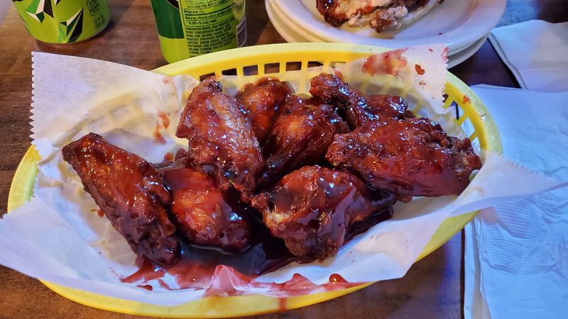 The Wings That People Drive Miles To Eat The Wings That People Drive Miles To Eat