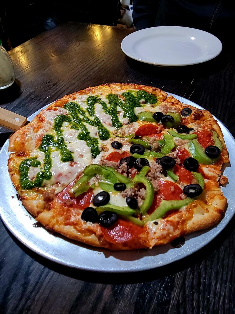 Thin, Seasoned Crusts and Specialty Pies Thin, Seasoned Crusts and Specialty Pies