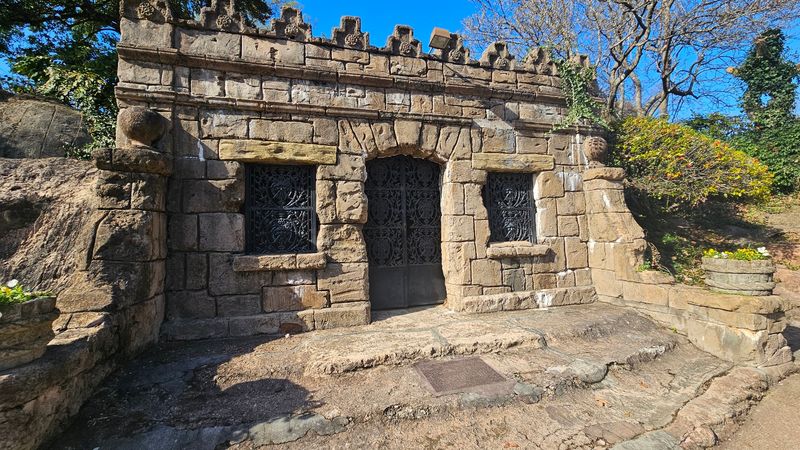 Tips for Finding This Hidden Landmark