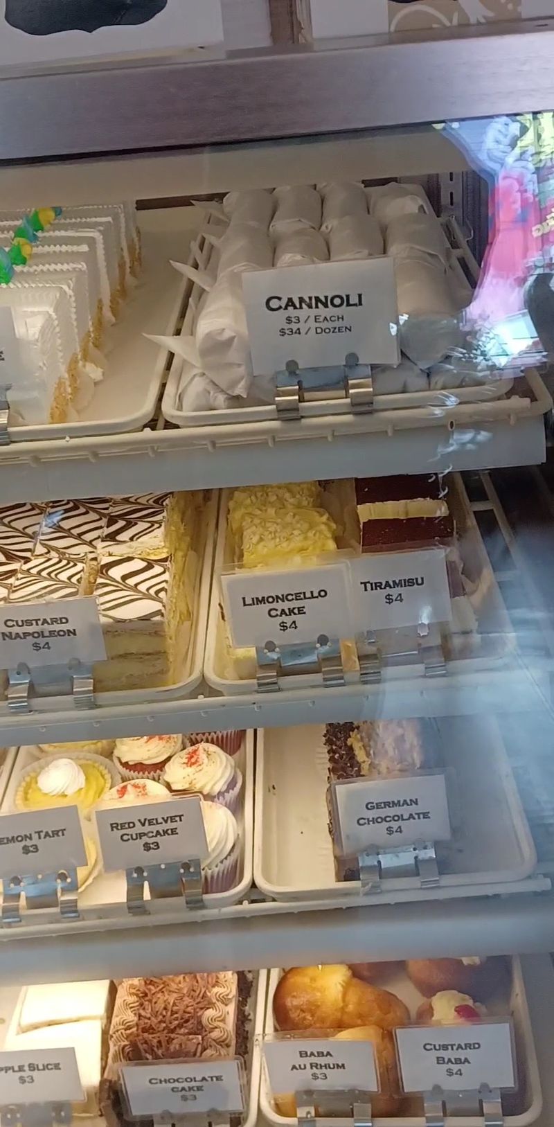 Tiramisu and the Dessert Case Worth Lingering Over