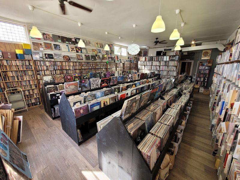 Toad Hall Books and Records, Rockford, IL