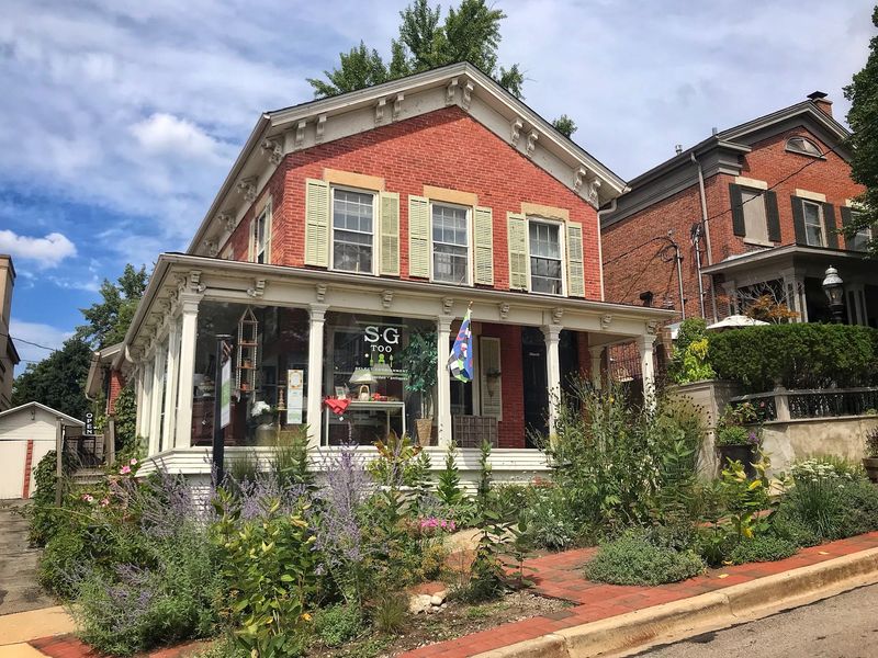 Town House Books and Its St. Charles Address