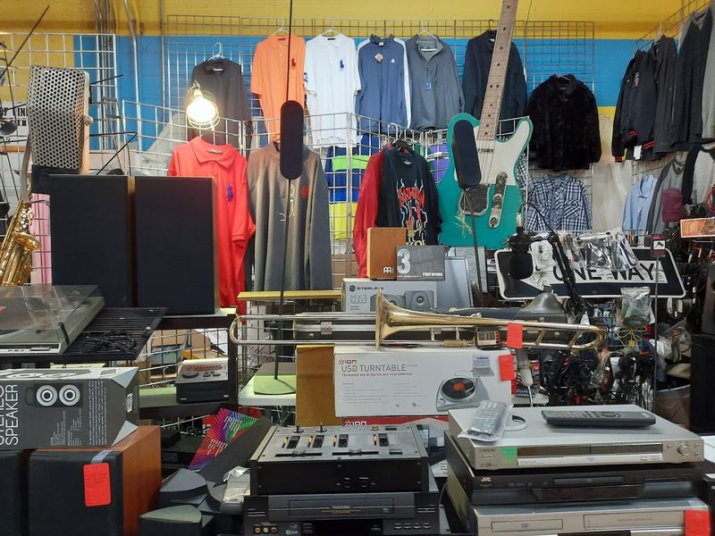 Toys, Hobby Gear, and the Vendors Who Know Their Stuff