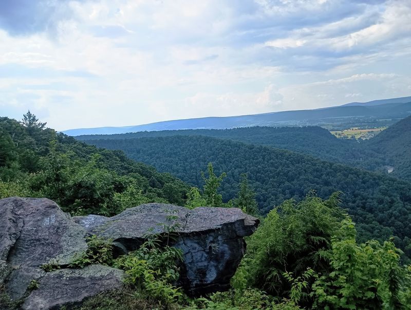 Trails That Go From Easy Strolls to Serious Climbs Trails That Go From Easy Strolls to Serious Climbs