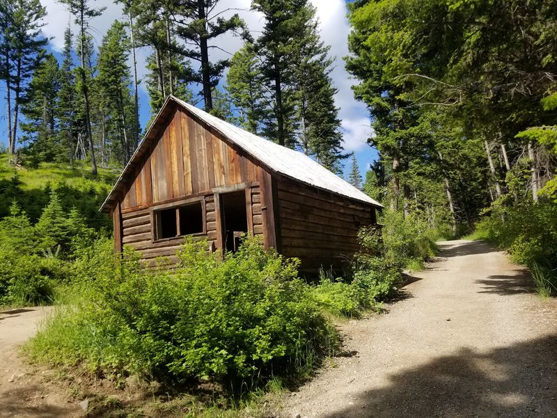 Trails That Wind Through the Prospectors' Backyard Trails That Wind Through the Prospectors' Backyard