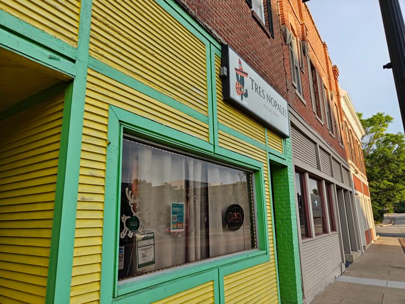 Tres Nopales, Urbana, IL