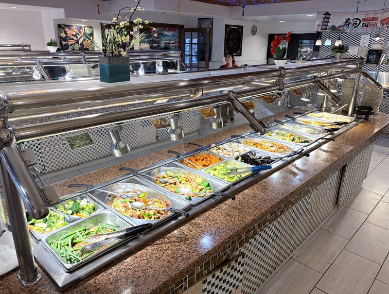 Two Cuisines, One Long Line