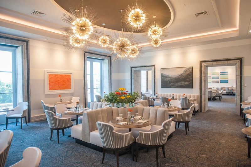Two Dining Rooms, One Wellness Philosophy Two Dining Rooms, One Wellness Philosophy
