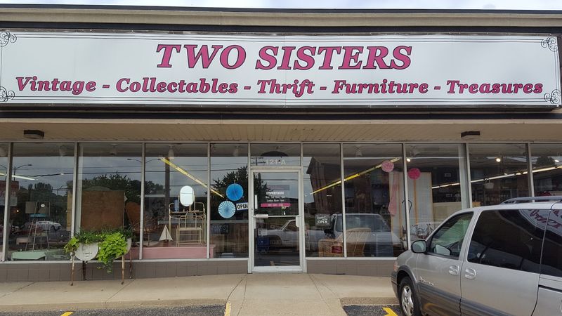 Two Sisters and a Warehouse, Peoria, IL