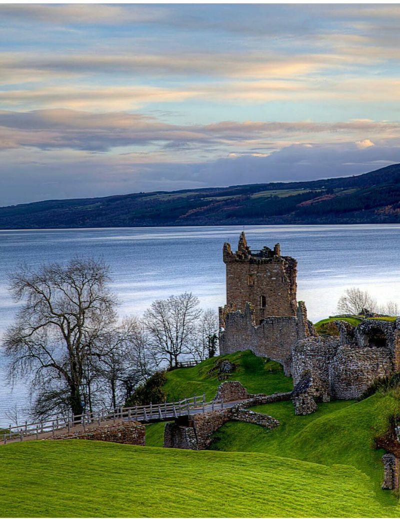 Urquhart Castle, Loch Ness Urquhart Castle, Loch Ness