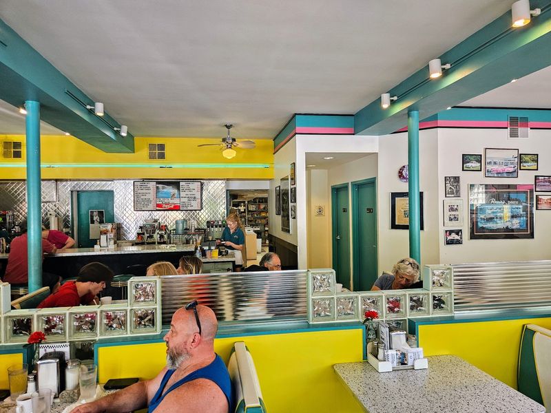 Valliant's Diner, Pittsburgh, Pennsylvania Valliant's Diner, Pittsburgh, Pennsylvania