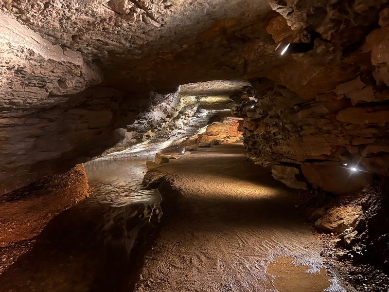 War Eagle Cavern, Rogers, Arkansas War Eagle Cavern, Rogers, Arkansas