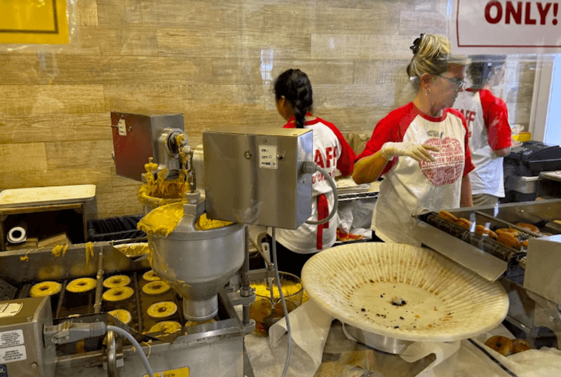 Warm Apple Cider Donuts With Weekend Pull Warm Apple Cider Donuts With Weekend Pull