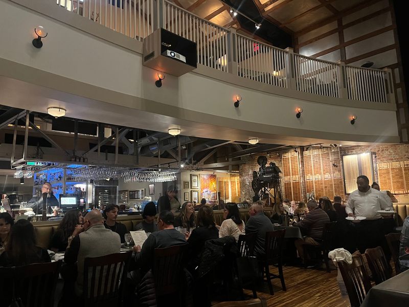 Warm Service That Makes Guests Feel Like Regulars Warm Service That Makes Guests Feel Like Regulars