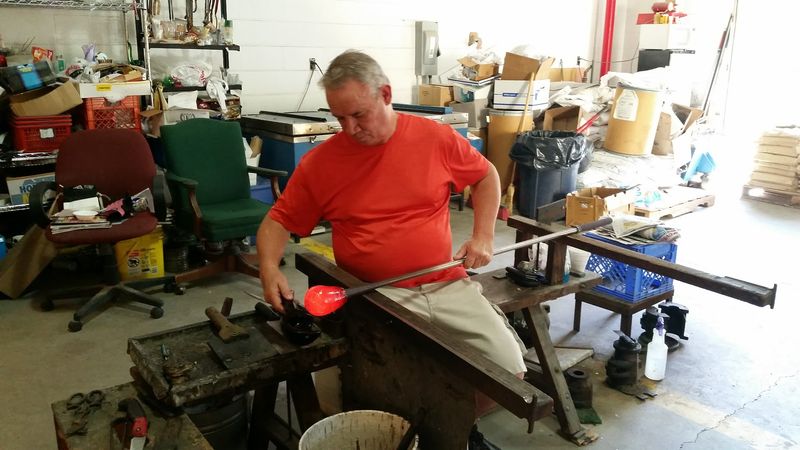 Watching Molten Glass Take Shape Right in Front of You Watching Molten Glass Take Shape Right in Front of You
