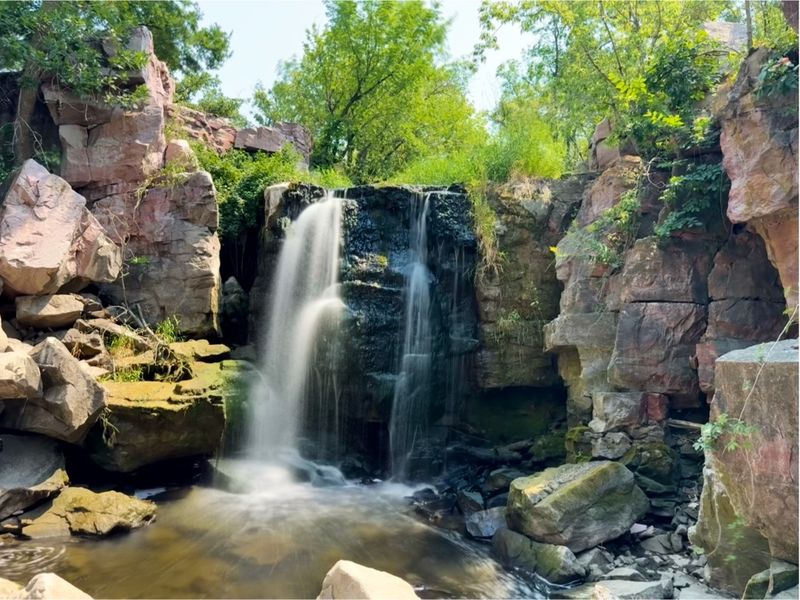 Watching the Waterfall That Most People Do Not Expect Watching the Waterfall That Most People Do Not Expect