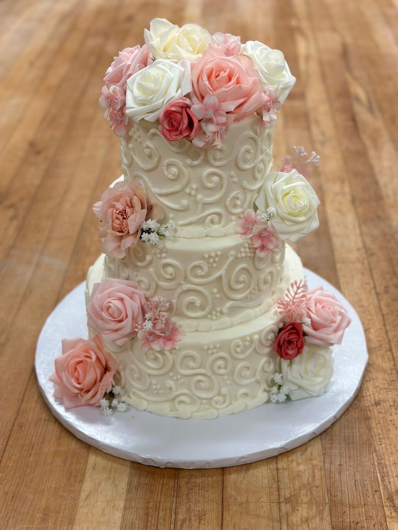 Wedding Cakes Worth the Drive