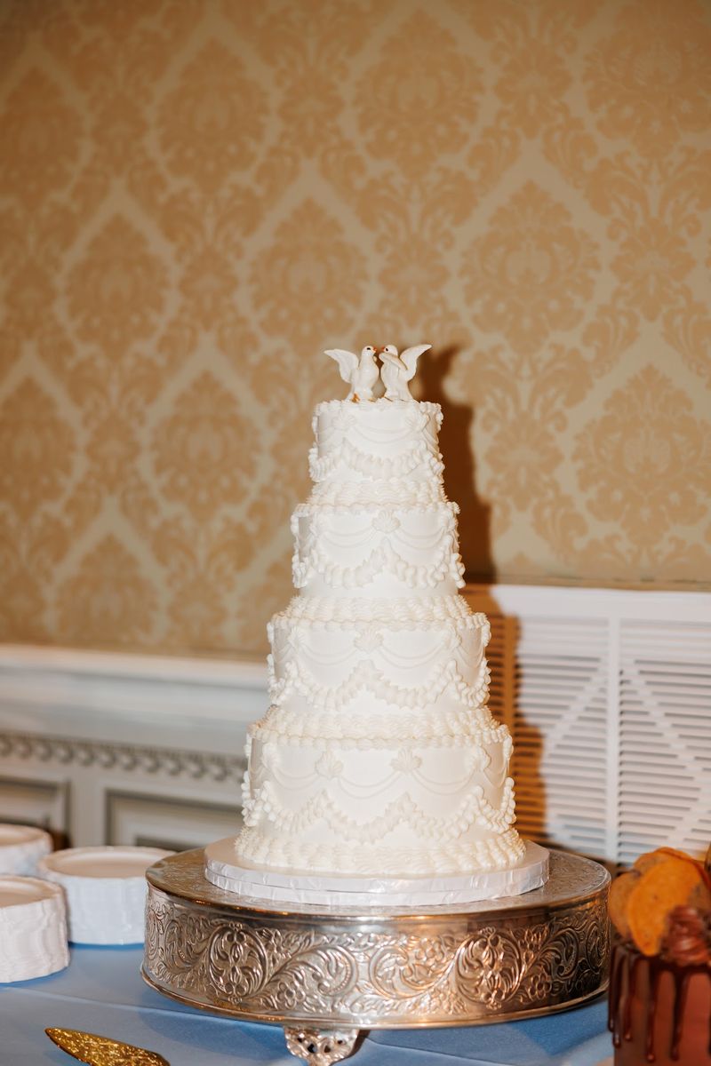 Wedding Tiers and Groom's Cakes Wedding Tiers and Groom's Cakes