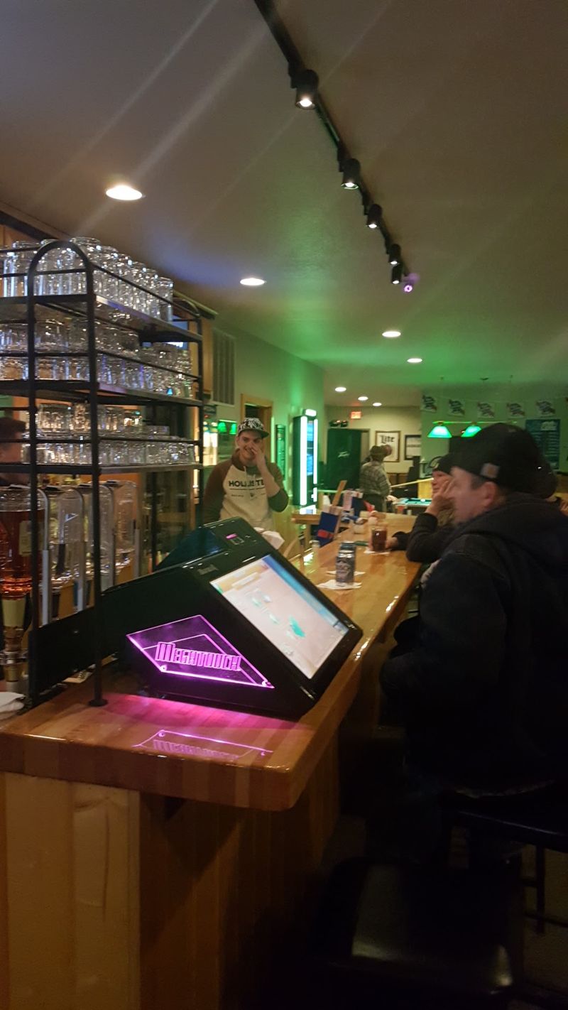 Weekend Nights at Murphy's: When the Energy Picks Up Weekend Nights at Murphy's: When the Energy Picks Up