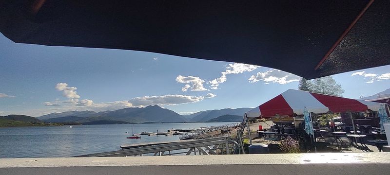 Where Locals and Boaters Mingle Where Locals and Boaters Mingle