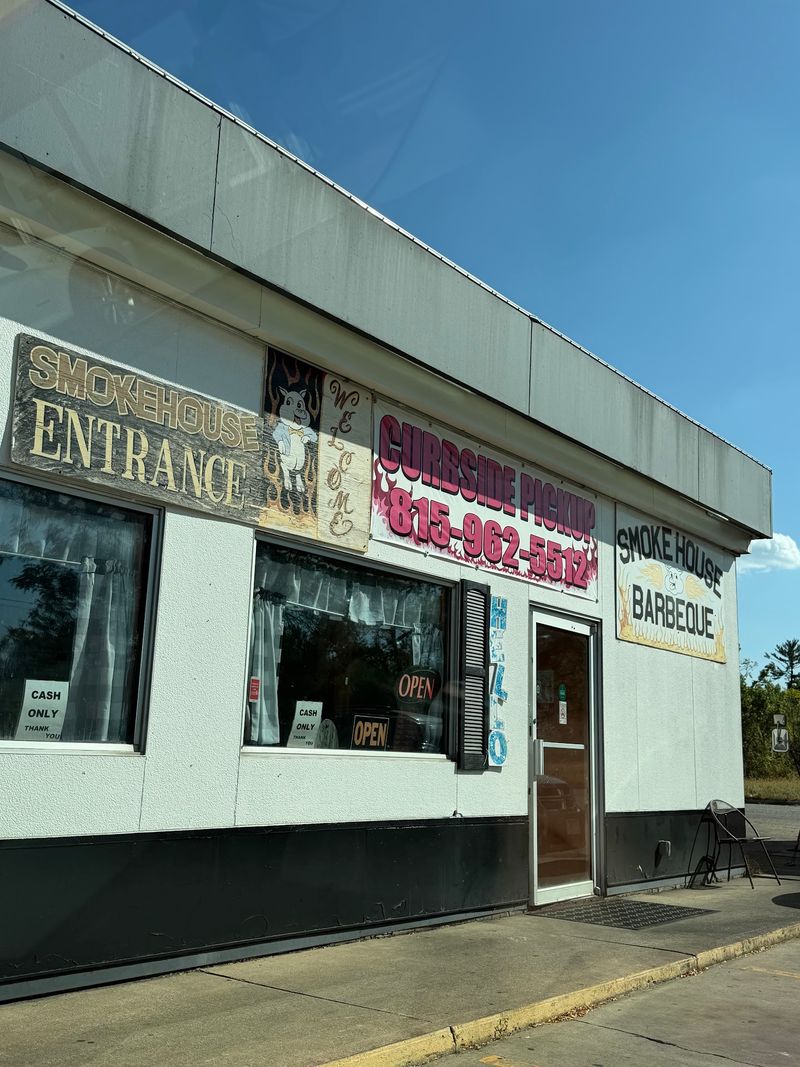 Where Smoke House Barbecue Lives in Rockford Where Smoke House Barbecue Lives in Rockford