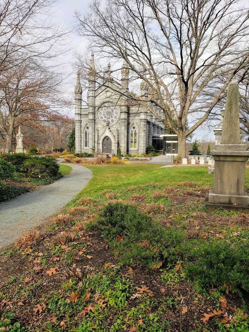 Where This Quiet Stone Chapel Actually Hides Where This Quiet Stone Chapel Actually Hides