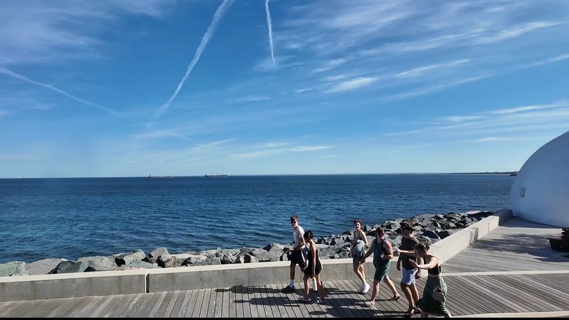 Which Side Has the Lake Which Side Has the Lake