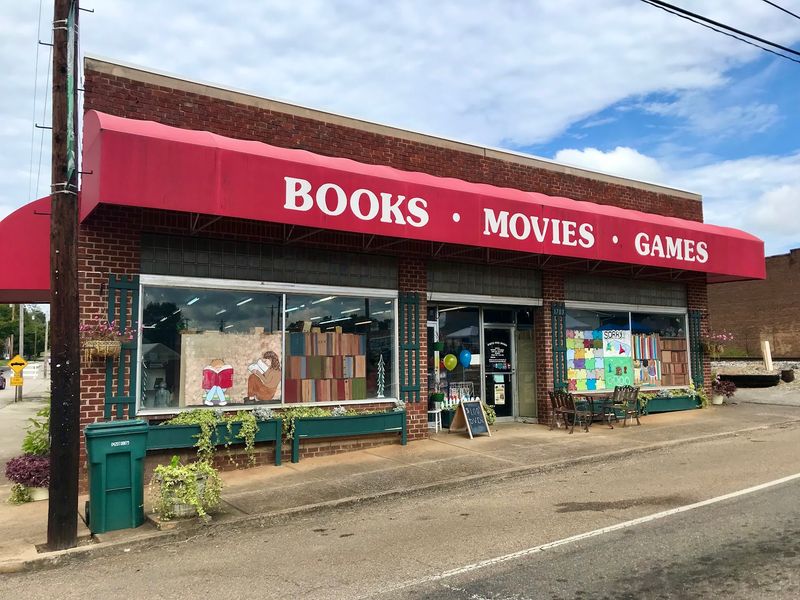 White Pine Books, White Pine, TN White Pine Books, White Pine, TN