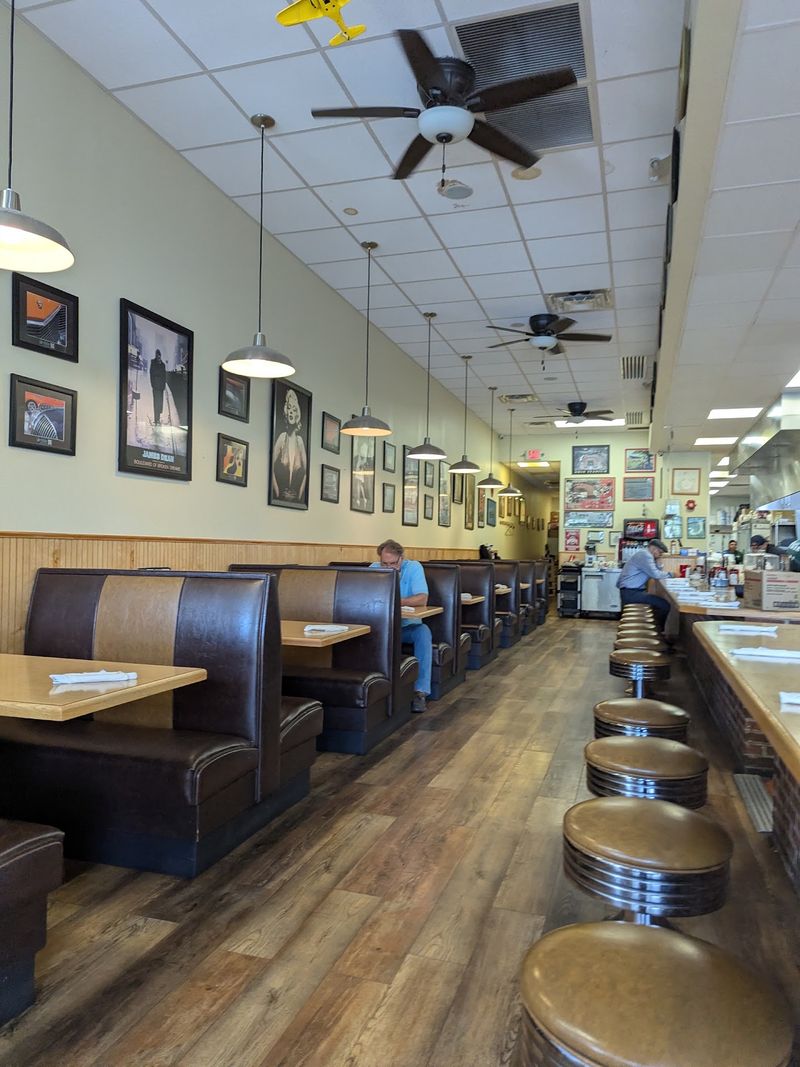 Who Eats Here and Why They Keep Coming Back Who Eats Here and Why They Keep Coming Back