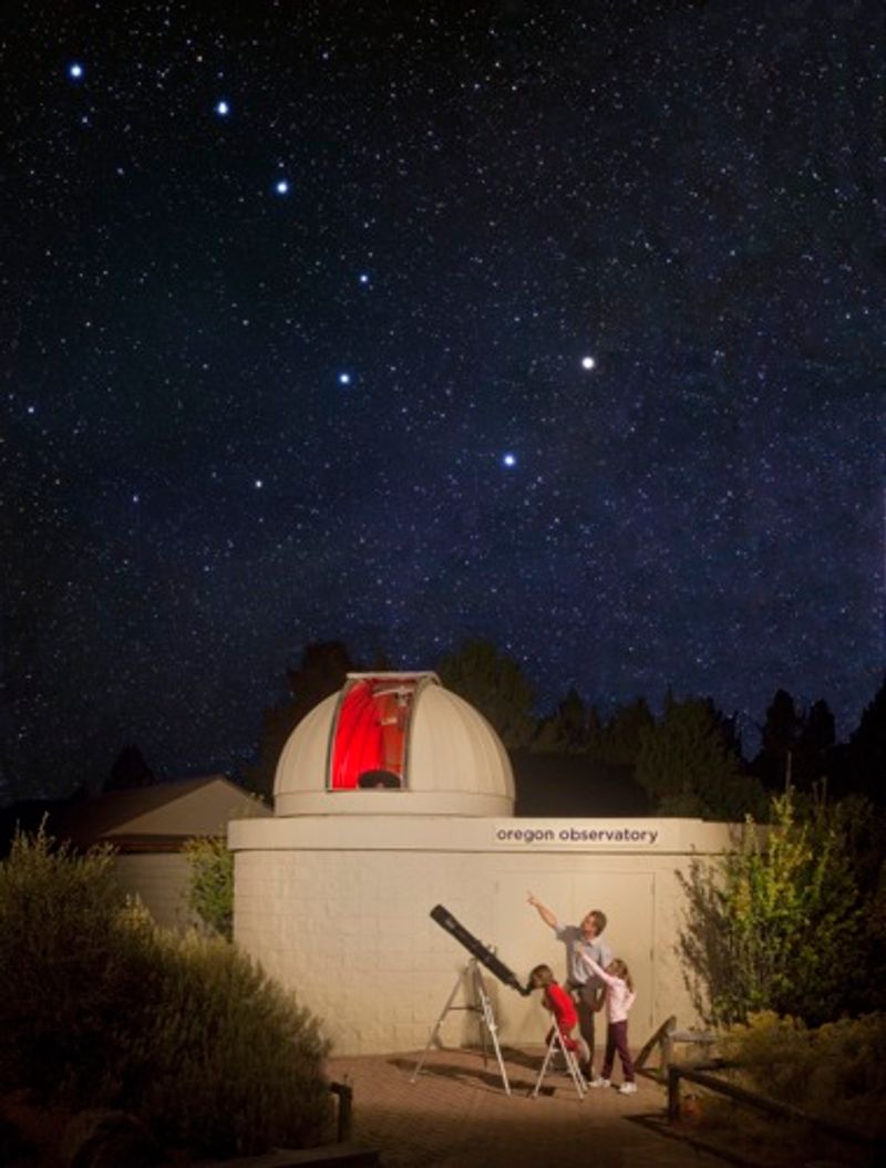 Why Central Oregon Skies Glow So Bright