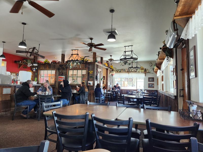 Why This Café Keeps Drawing People Back Why This Café Keeps Drawing People Back