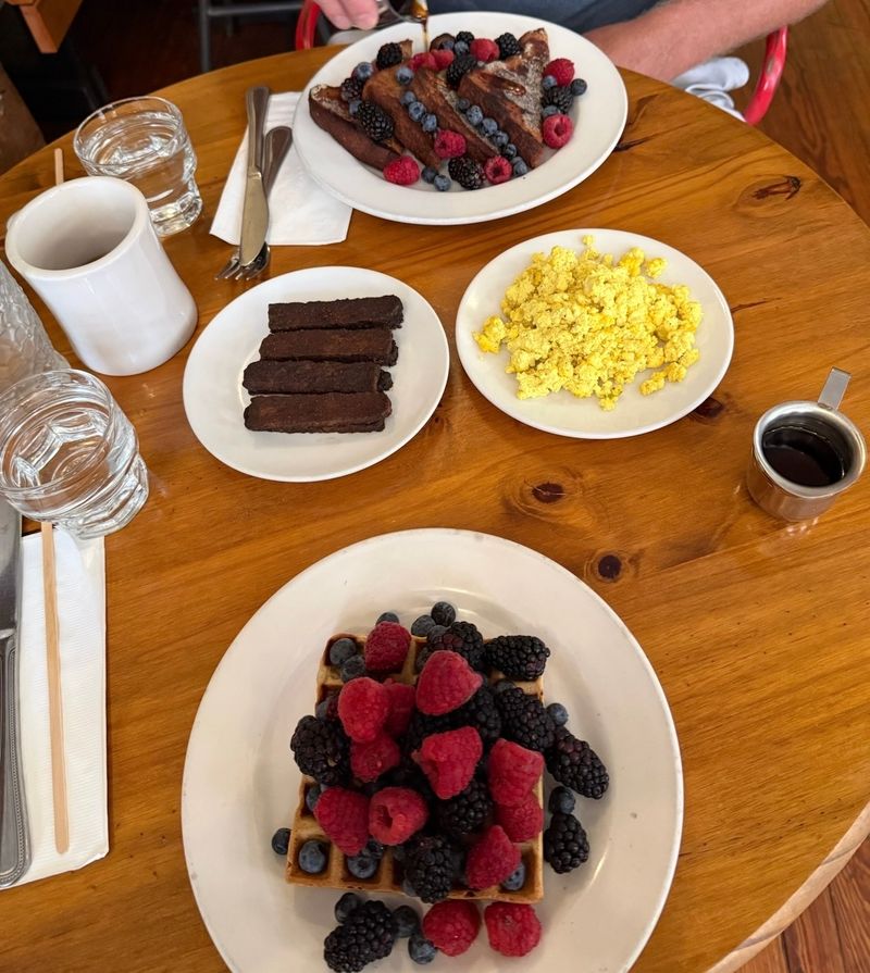 Why This Cafe Keeps People Coming Back Why This Cafe Keeps People Coming Back