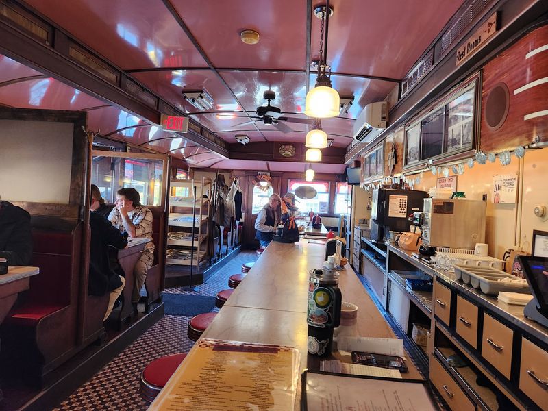 Why This Little Diner Keeps Pulling People Back