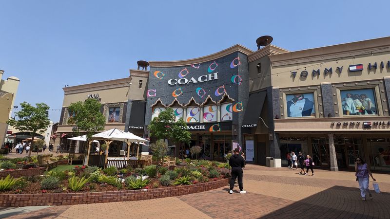 Why This Outlet Center Earns a Visit Why This Outlet Center Earns a Visit