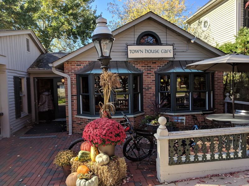 Why Town House Books Earns Its Place on the Illinois Day-Trip List